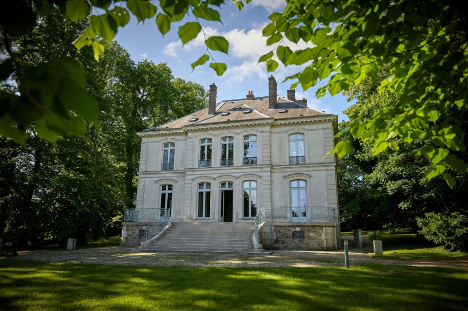 بيع المنزل الريفي للمصمم كارل لاغرفيلد لقاء 5,5 ملايين دولار بيع المنزل الريفي للمصمم كارل لاغرفيلد لقاء 5,5 ملايين دولار