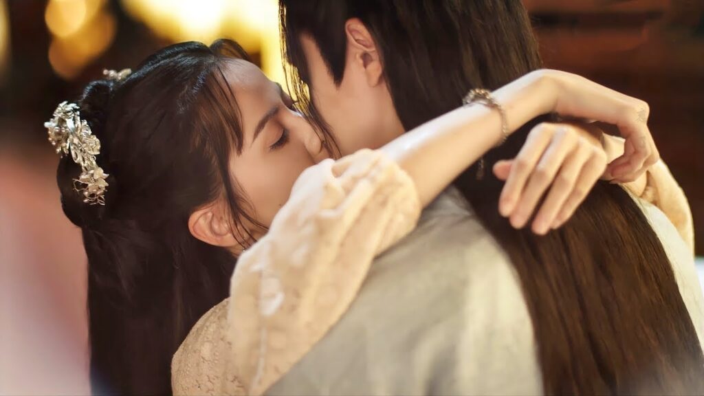 يتبادل الأمير والأميرة القبل برومانسية تحت الألعاب النارية ويقرران الهروب❤️مشهد رومانسي من"قدر الحب"