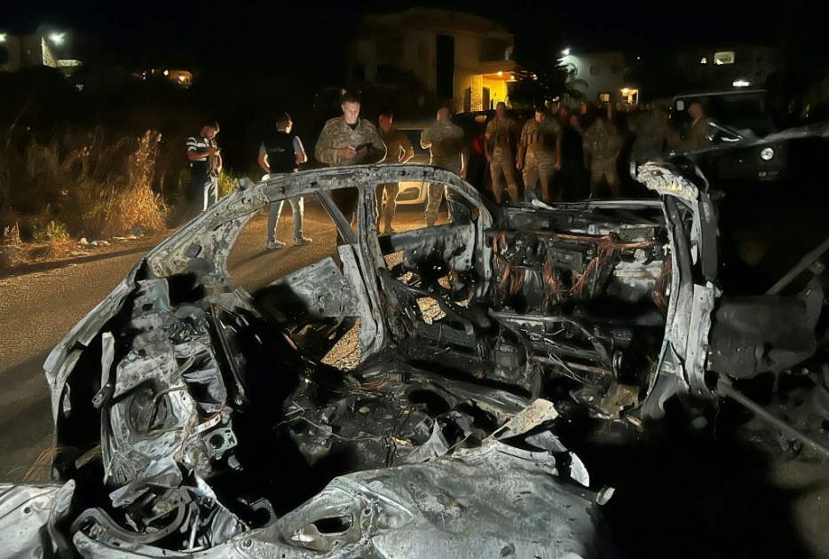 قتيل بغارة على جنوب لبنان قالت إسرائيل إنه مسؤول عسكري في حزب الله