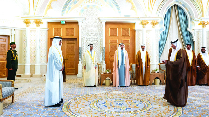 رئيس الدولة يتسلّم أوراق اعتماد سفراء جدد لدى الدولة رئيس الدولة خلال أداء سفير الإمارات المعيّن لدى البرازيل اليمين القانونية. من المصدر
