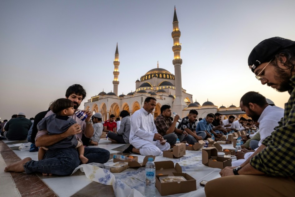 259 ألف مستفيد من مشروع “حفظ النعمة” الخيري في إمارة الفجيرة خلال النصف الأول من 2025 259 ألف مستفيد من مشروع "حفظ النعمة" الخيري في إمارة الفجيرة خلال النصف الأول من 2025