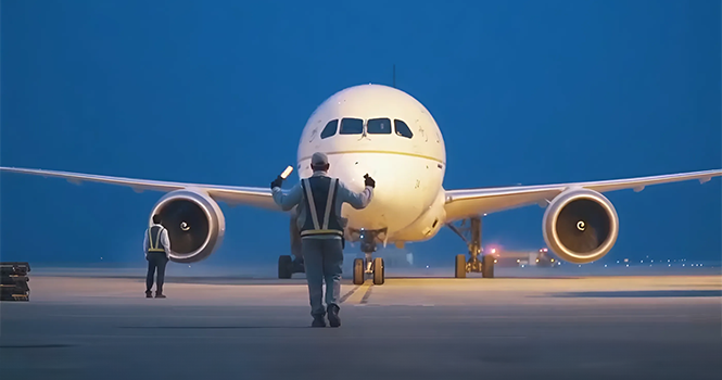 فوز تحالف العربية للطيران كناقل جوي جديد في مطار الملك فهد الدولي بالدمام فوز تحالف العربية للطيران كناقل جوي جديد في مطار الملك فهد الدولي بالدمام