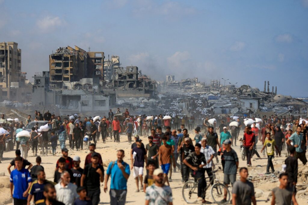 صحة غزة: مقتل 67 فلسطينيا بنيران إسرائيلية خلال انتظار شاحنات مساعدات