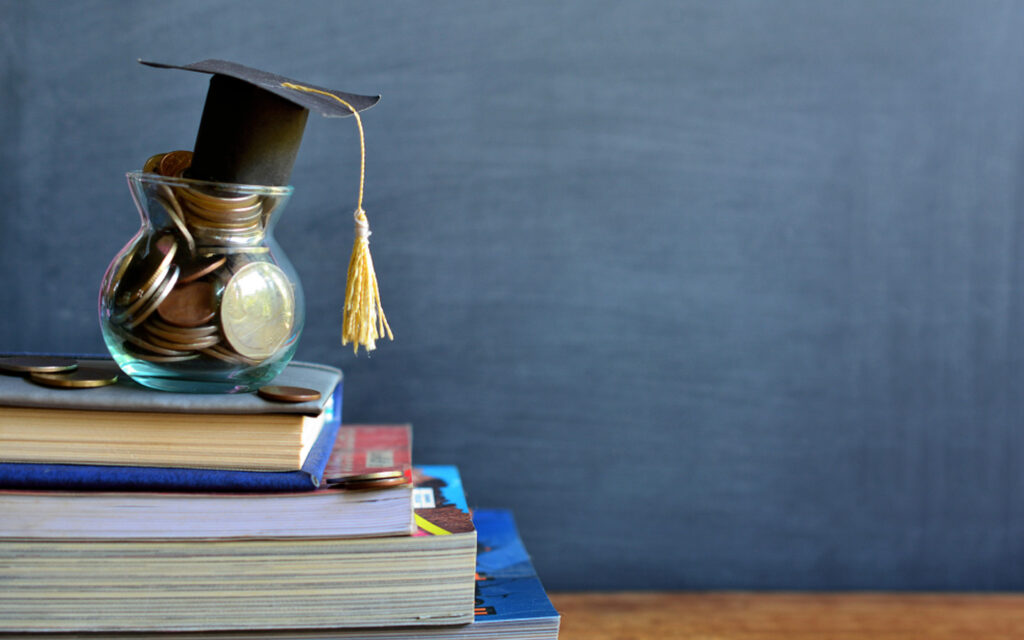 إذا كنت طالبا إماراتياً.. تعرف إلى المنح المتاحة في برنامج الابتعاث الجامعي لـ " طرق دبي"