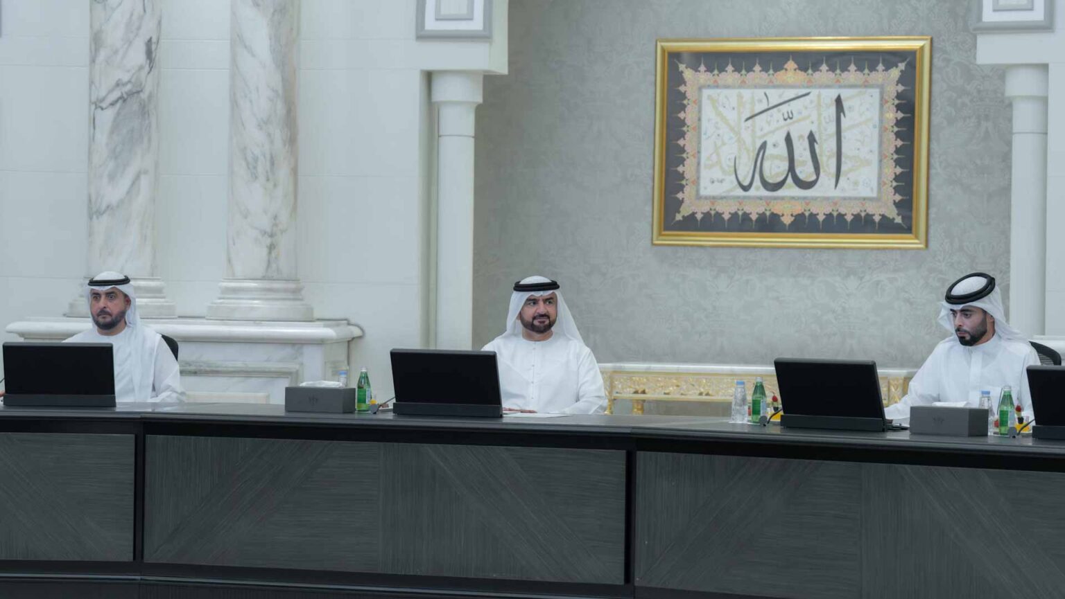 المجلس التنفيذي يصدر قراراً باستحداث وحدات تنظيمية ضمن هيكل شرطة الشارقة المجلس التنفيذي يصدر قراراً باستحداث وحدات تنظيمية ضمن هيكل شرطة الشارقة