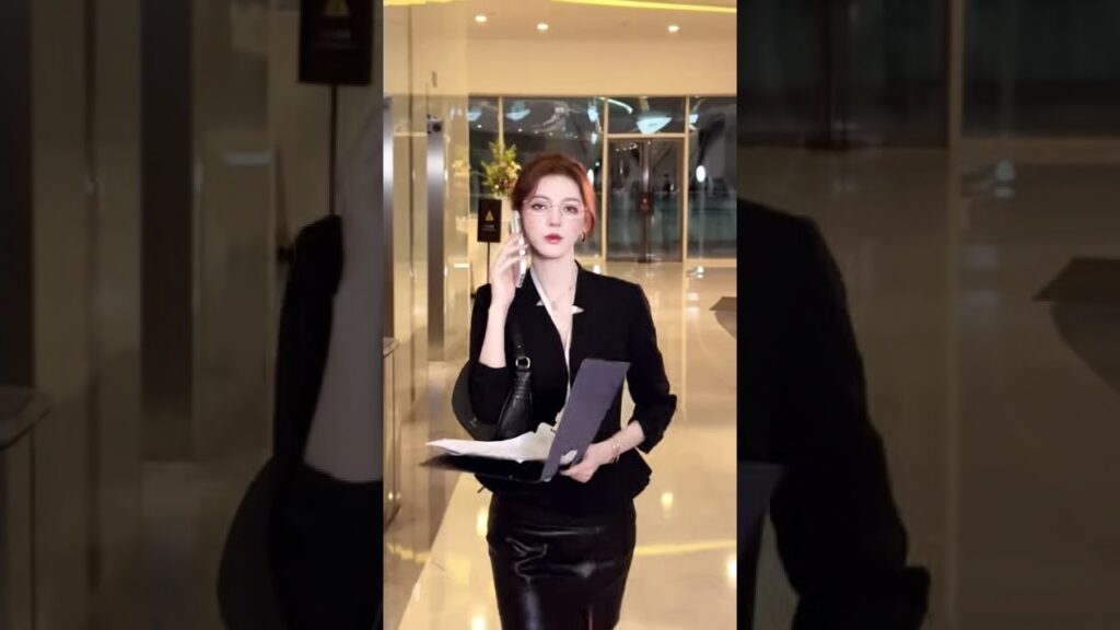 ها هي الأخت يومنغ تظهر بكل أناقة وجرأة!#DeepAffectionEyes #zhangyuxi #biwenjun