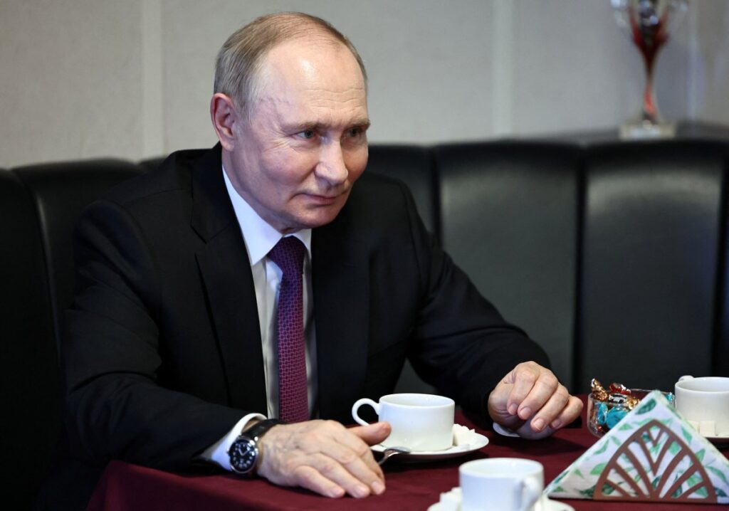 مكتب نتنياهو: رئيس الوزراء بحث الملف الإيراني في اتصال هاتفي مع بوتين