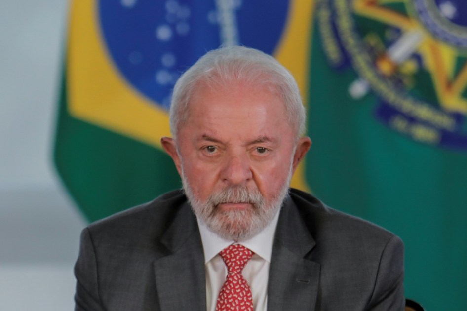 لولا يتعهّد الدفاع عن “سيادة” البرازيل بمواجهة العقوبات والرسوم الجمركية الأميركية لولا يتعهّد الدفاع عن "سيادة" البرازيل بمواجهة العقوبات والرسوم الجمركية الأميركية