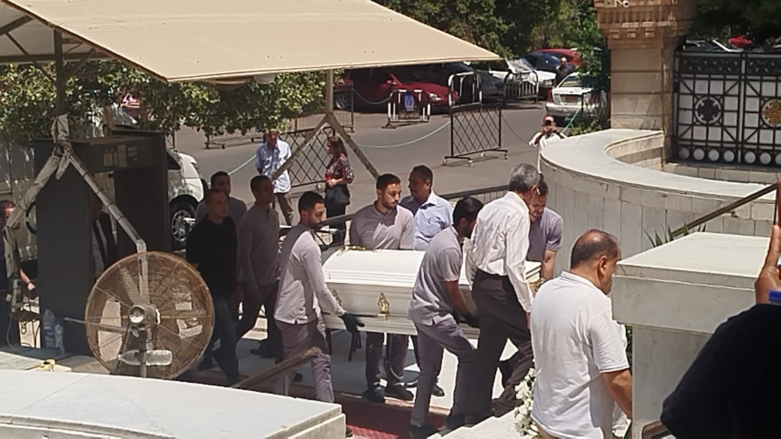 جنازة الراحل لطفي لبيب