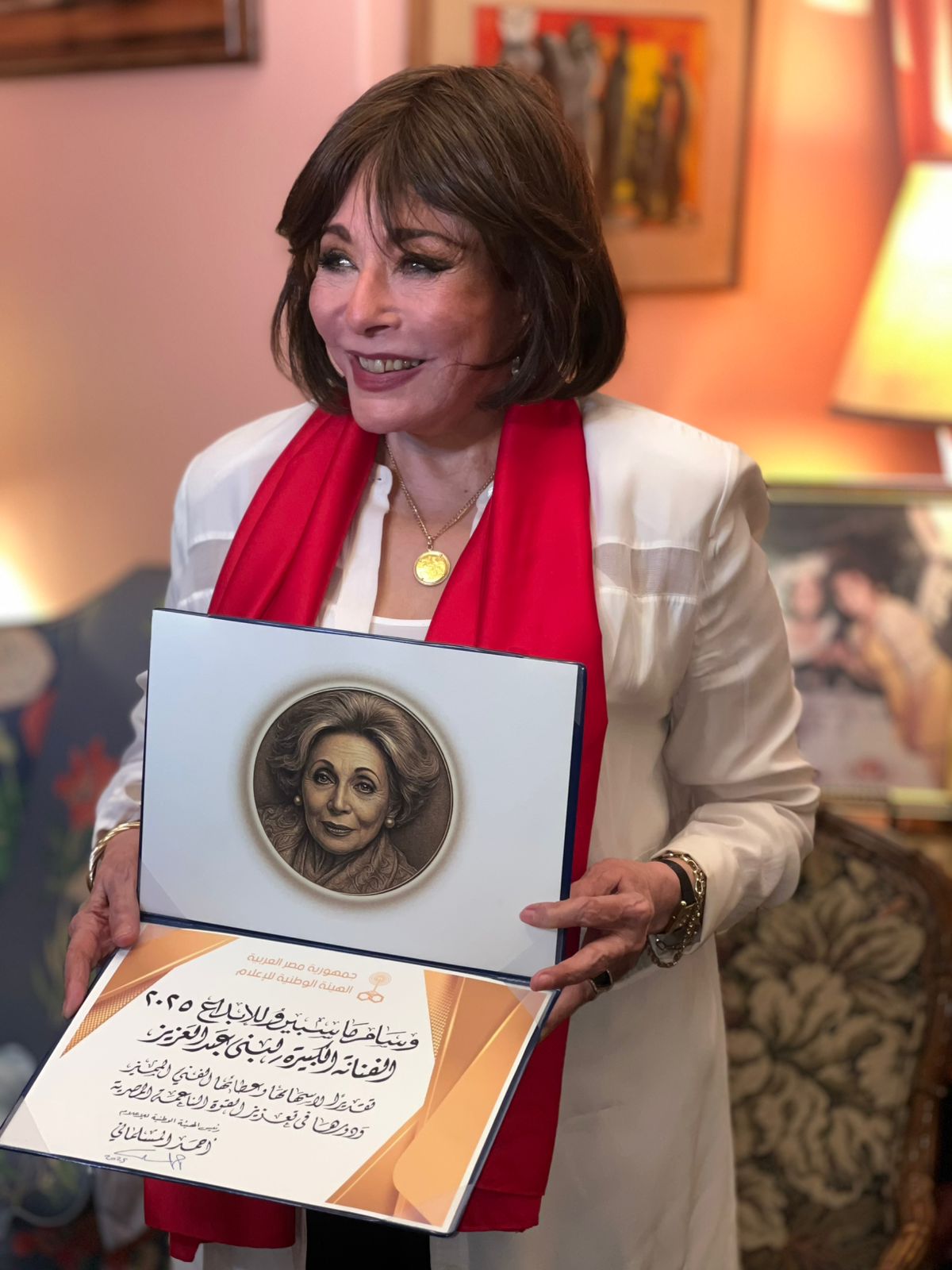 تكريم لبنى عبد العزيز