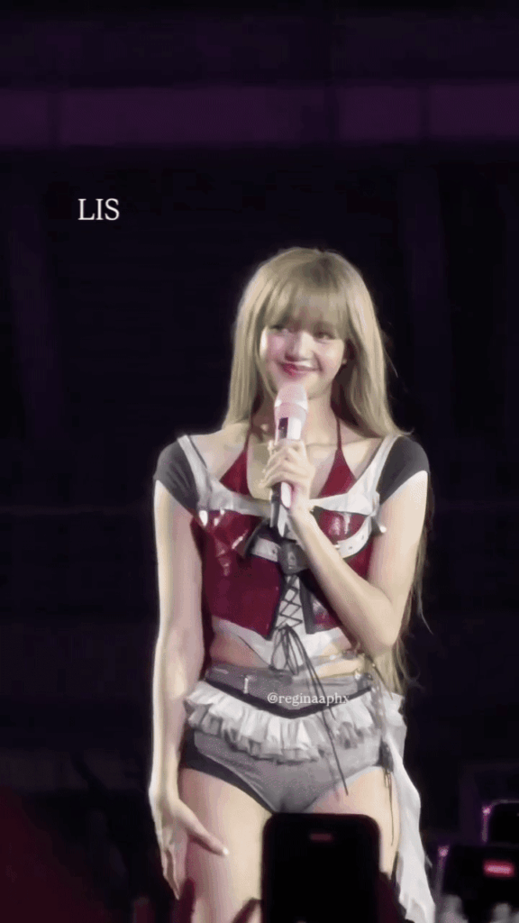 لاليسا مع 🐪 ...