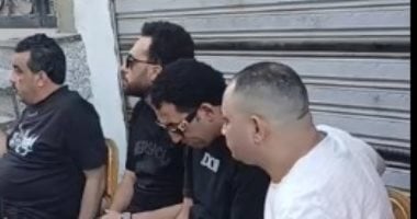 وصول نجوم الفن إلى سمنود للمشاركة فى تشييع جنازة الفنان أحمد عامر
