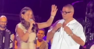 جنا عمرو دياب تشارك والدها الغناء فى حفله بالساحل الشمالى بعد طرح ألبومه ابتدينا جنا عمرو دياب تشارك والدها الغناء فى حفله بالساحل الشمالى بعد طرح ألبومه ابتدينا