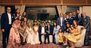 تفاصيل ظهور الزعيم عادل إمام في كتب كتاب حفيده بعد غياب طويل.. فيديو