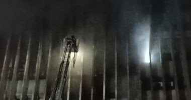 للمرة الثانية..السيطرة على حريق مبنى سنترال رمسيس والإطفاء تبدأ التبريد.. صور
