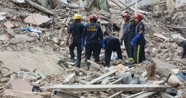 انهيار عقار فى العطارين والبحث عن مفقودين تحت الأنقاض بالإسكندرية.. صور انهيار عقار فى العطارين والبحث عن مفقودين تحت الأنقاض بالإسكندرية.. صور