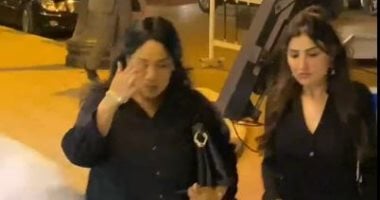 وزير الثقافة ومى عمر وشيماء سيف في عزاء المخرج الراحل سامح عبد العزيز