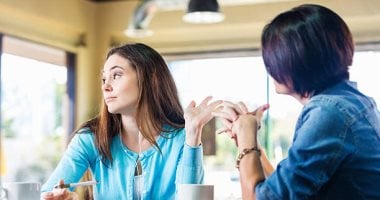 4 أبراج مش بتتأثر بالكلام السلبى وتتعامل مع النقد ببرود.. أبرزهم الثور