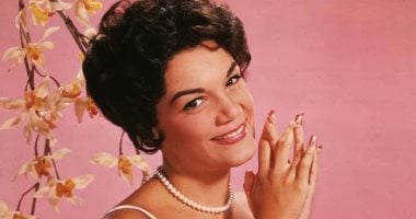 وفاة مغنية Pretty Little Baby عن عمر ناهز 87 عامًا وفاة مغنية Pretty Little Baby عن عمر ناهز 87 عامًا