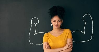 4 أبراج لا ترى الفشل نهاية بل نقطة انطلاق.. الجدى والأسد الأبرز