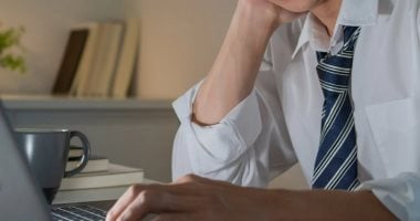 موظف يفوز بدعوى قضائية ضد مديره لإجباره على حضور اجتماعات بعد العمل