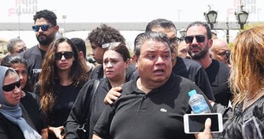 أشرف زكي وأحمد السقا وفتوح أحمد يشاركون فى تشييع جنازة شقيق خالد جلال أشرف زكي وأحمد السقا وفتوح أحمد يشاركون فى تشييع جنازة شقيق خالد جلال