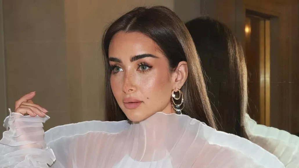 هنا الزاهد (1)