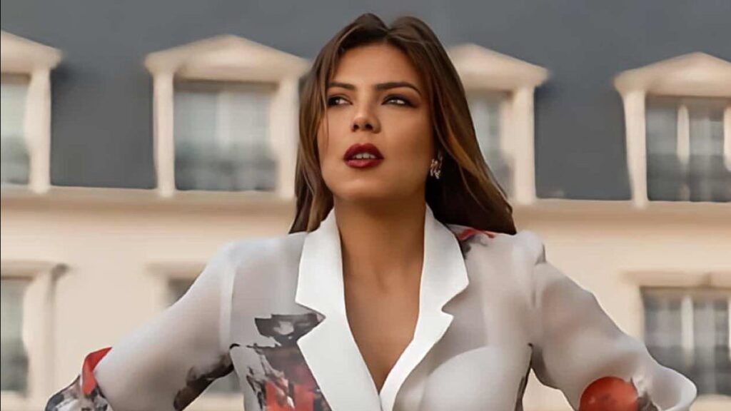 فستان صيفي .. ناهد السباعي تثير الجدل بظهورها الأخير