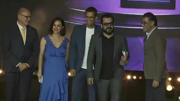 بفيلم "إلى أرض مجهولة".. منذر رياحنة يحصد جائزتي لجنة التحكيم والجمهور في مهرجان عمّان السينمائي