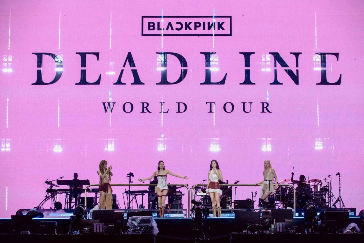 يجمع Blackpink لجعل العودة المذهلة على خشبة المسرح مع جولة عالمية “الموعد النهائي” في Goyang (مراجعة الحفلات الموسيقية) @ soompi (250707) يجمع Blackpink لجعل العودة المذهلة على خشبة المسرح مع جولة عالمية "الموعد النهائي" في Goyang (مراجعة الحفلات الموسيقية) @ soompi (250707)
