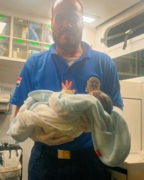 المسعف والمولود