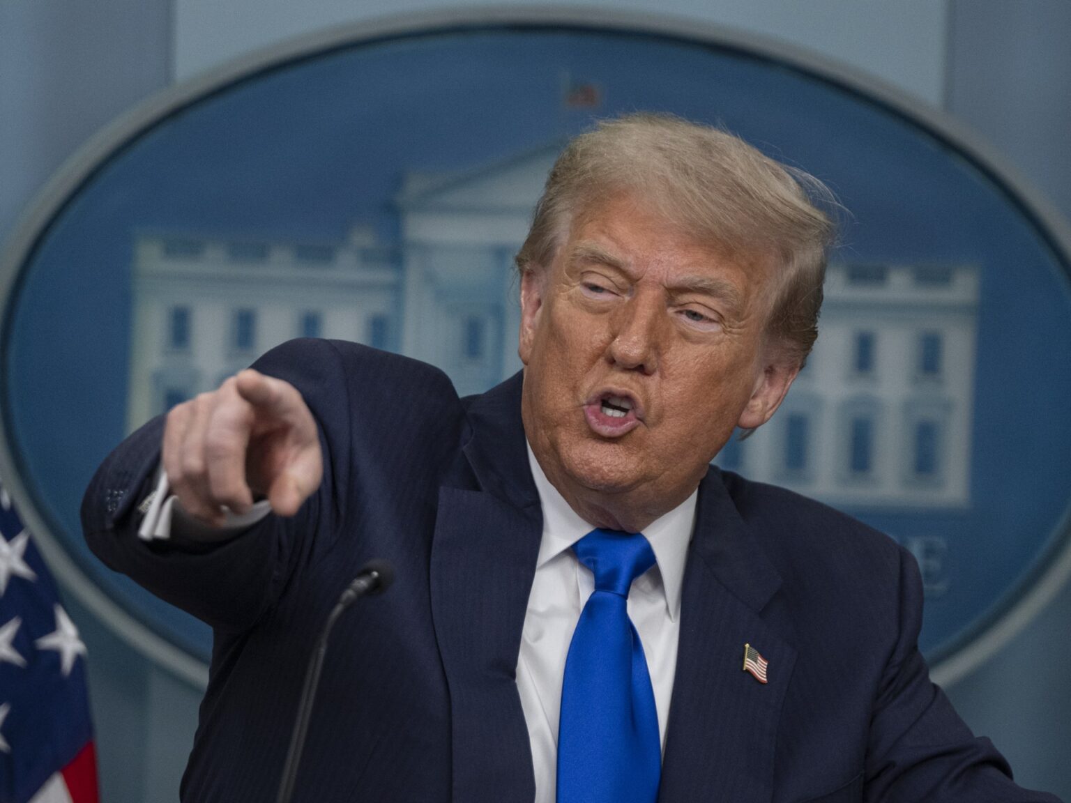 6 نقاط تشرح تغير موقف ترامب من الرسوم الجمركية والأطراف المتأثرة | اقتصاد