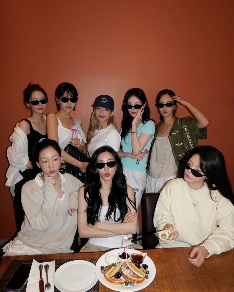 تم جمع شمل جيل الفتيات / SNSD للاحتفال بعيد ميلاد تيفاني يونغ