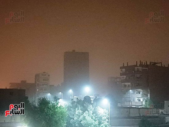 عاصفة ترابية تضرب أسوان (1)