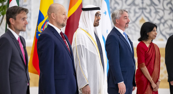 رئيس الامارات يتسلم أوراق اعتماد عدد من السفراء الجدد رئيس الامارات يتسلم أوراق اعتماد عدد من السفراء الجدد