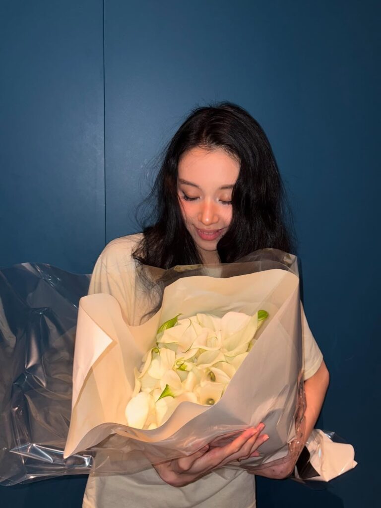 250728 Chaeyoung Instagram Update - هذا مخصص لـ Osaka Tour Pics (Bonus Momo)