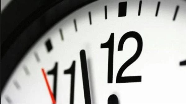 تأخير الساعة 60 دقيقة عندما تدق 12 صباحًا.. انتهاء التوقيت الصيفي بهذا الموعد تأخير الساعة 60 دقيقة عندما تدق 12 صباحًا.. انتهاء التوقيت الصيفي بهذا الموعد