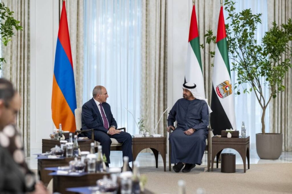 رئيس الدولة ورئيس وزراء أرمينيا يبحثان علاقات التعاون بين البلدين Al Bayan