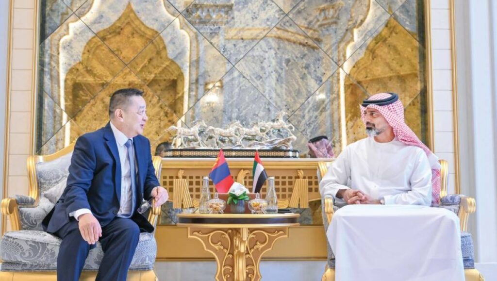 ولي عهد عجمان يبحث مع سفير منغوليا سبل تعزيز التعاون