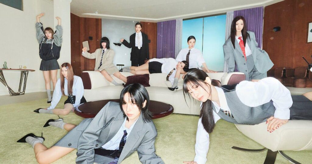 250716 W Magazine Twitter Update - محادثات مرتين "هذا من أجل ،" Lollapalooza ، و 10 سنوات من الأخوة والنجومية.