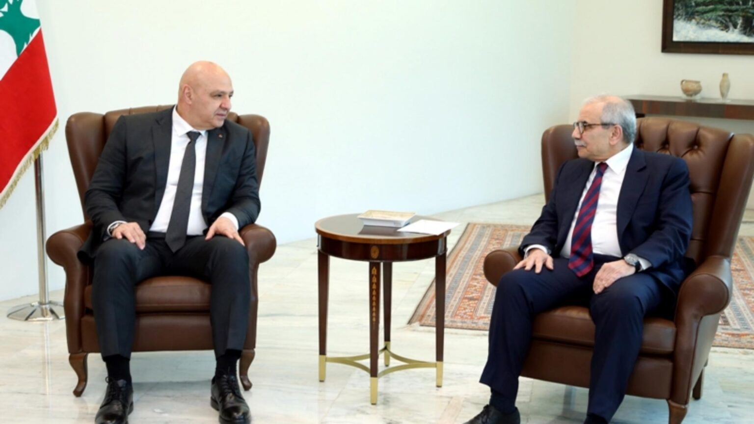 هل تستجيب الدولة لطلب غالبية اللبنانيين وتحصر السلاح؟ هل تستجيب الدولة لطلب غالبية اللبنانيين وتحصر السلاح؟