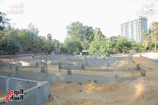 انشاءات داخل الحديقة