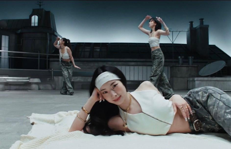 خلفية MV هي مواد استراحة الرقص الكلية