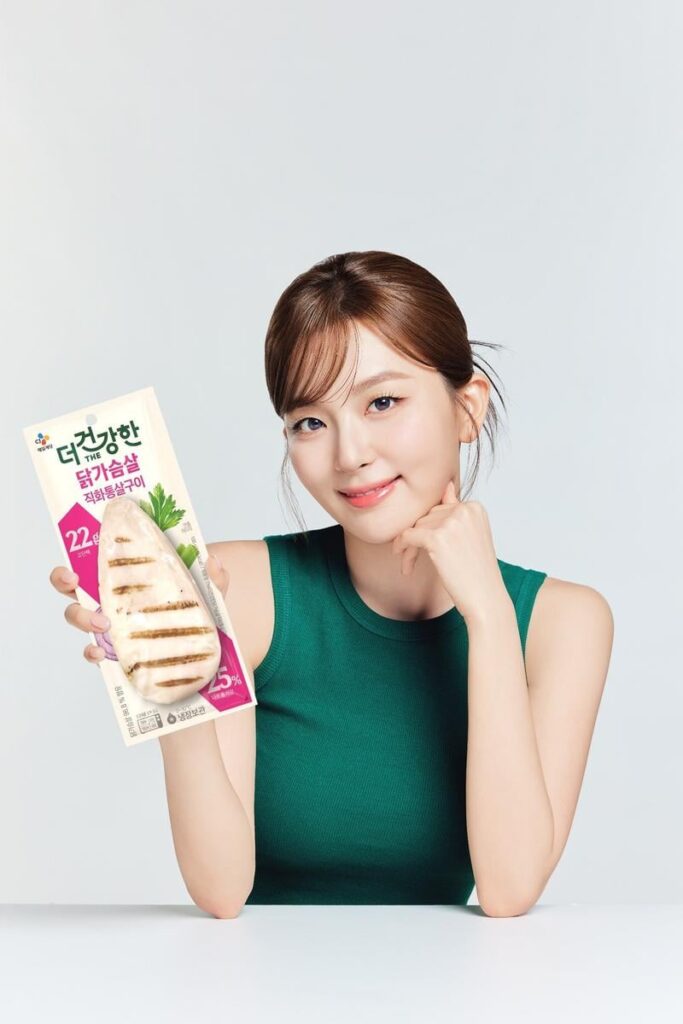 Seulgi (Red Velvet) هو الآن سفير العلامة التجارية لـ CJ 'the 더건강한' ('the the the healthier')