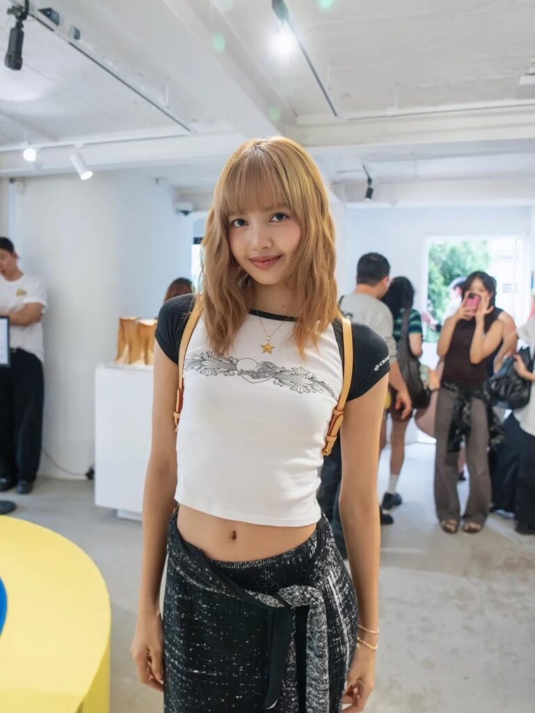 250704 Lisa @ Lisa's Closet Sale