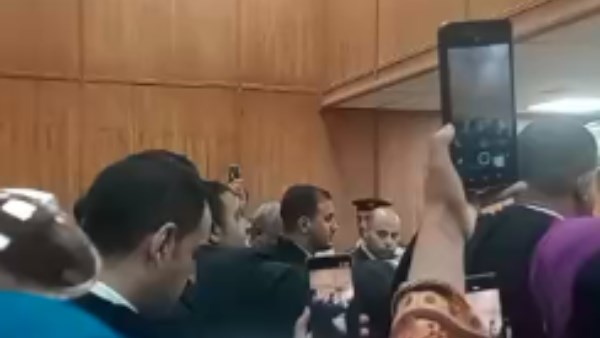 ذنبهم إيه يا أمي.. دفاع سائق التريلا في حادث الإقليمي يطالب ببراءة المتهم