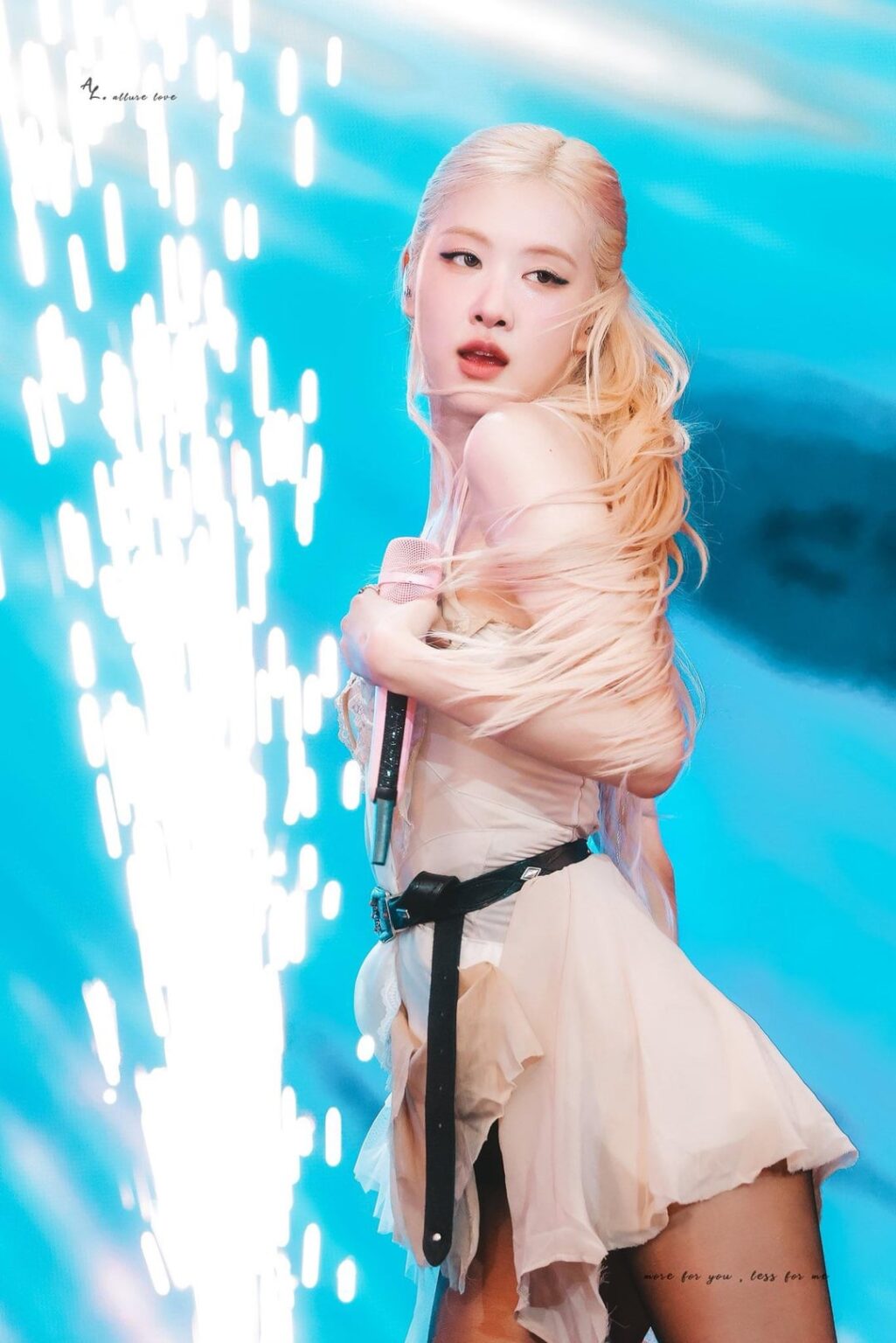 الورد | جولة العالم بلاكبينك [DEADLINE] هزة