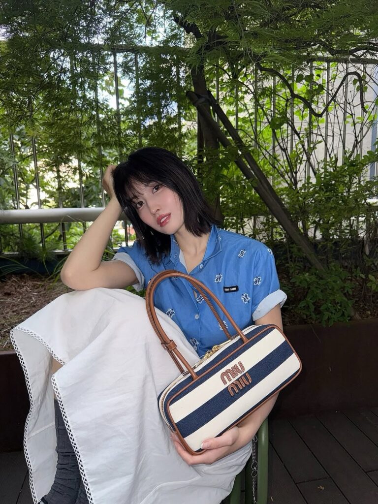 250712 Momo Instagram Update - "Beau" ، حقيبة MIU MIU الجديدة المثالية لـ Summer!