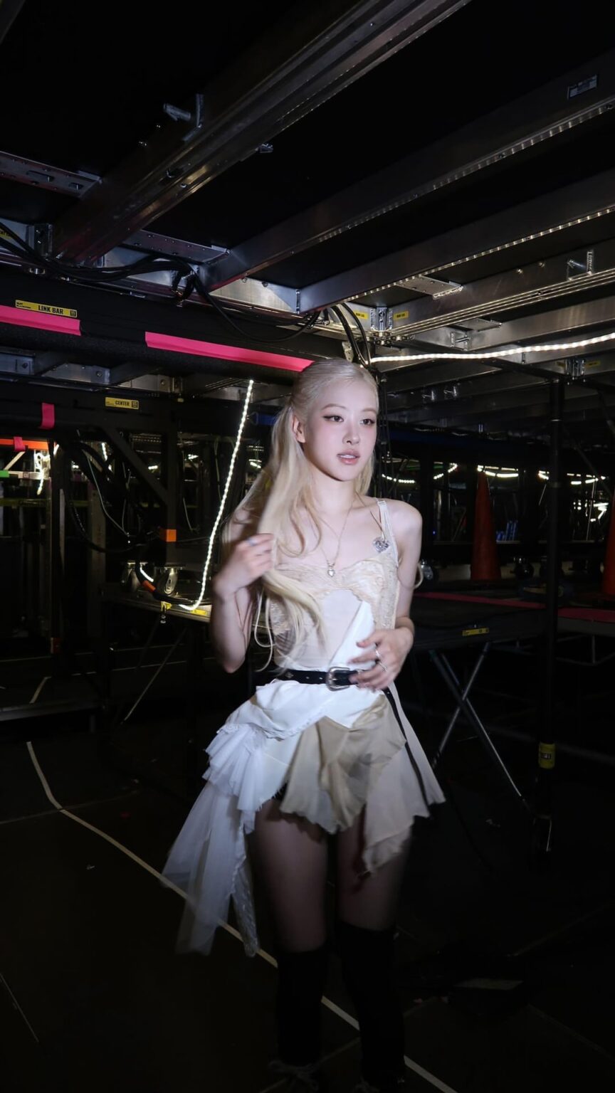 250722 تحديث قصة Rosé IG