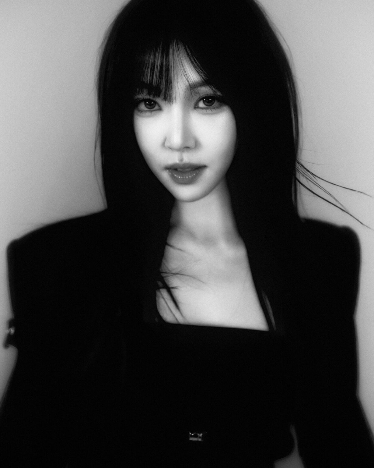 افتتح Yuju (Gfriend) حسابات SNS رسمية جديدة